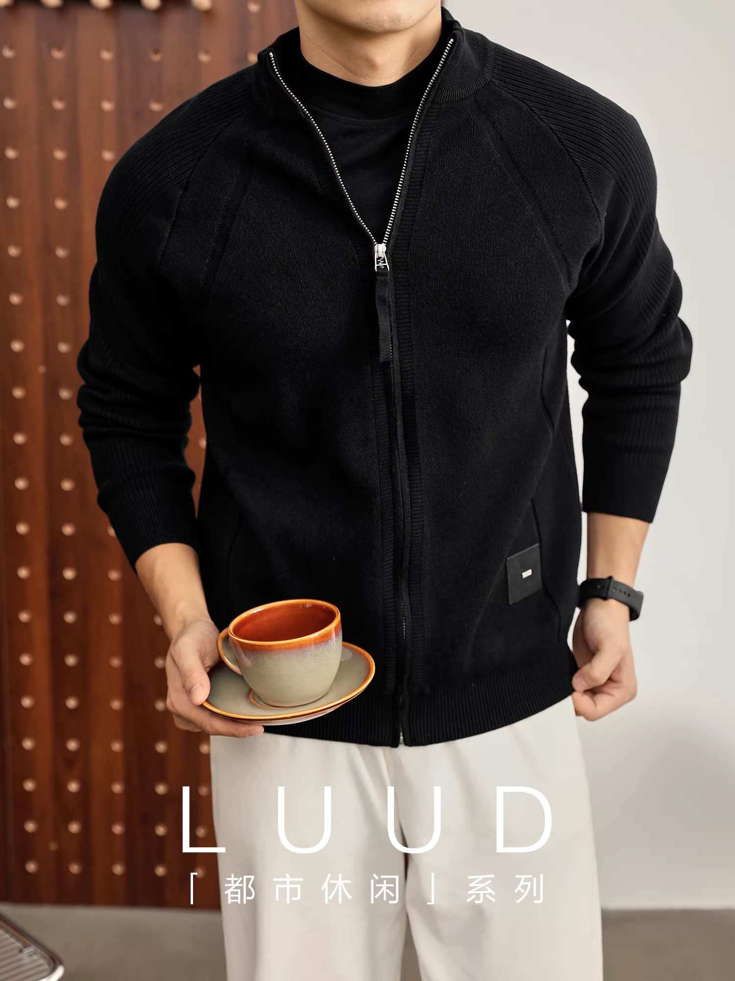 Áo khoác nam chất liệu dệt kim cao cấp, cổ đứng, khóa kéo, tay raglan, họa tiết gân, logo thêu chữ thời trang LUUD.