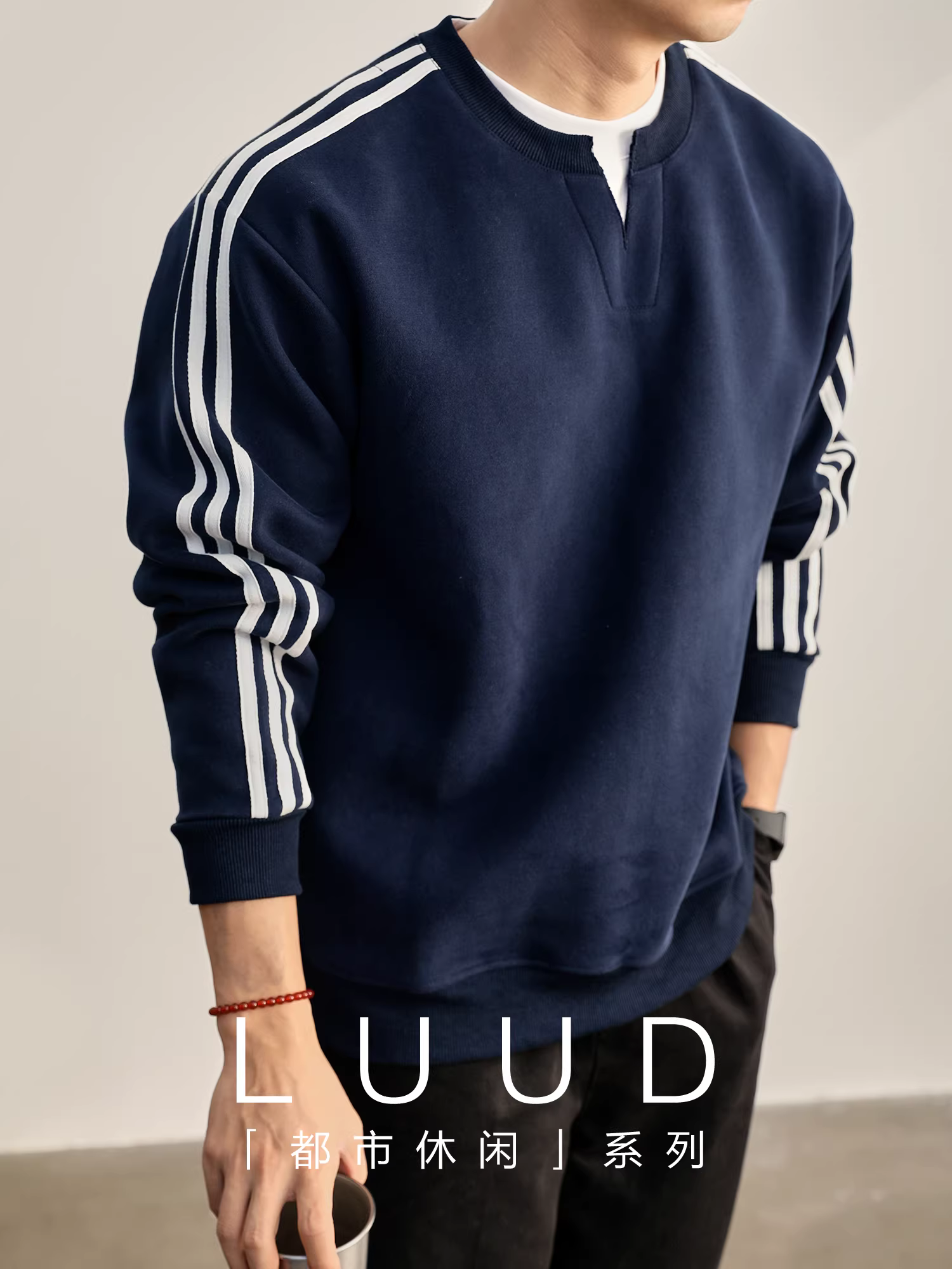 Áo thun nam LUUD phong cách thể thao thời trang, kiểu dáng giả hai mảnh, cổ chữ V, chất liệu dày 420g, phối màu ba sọc, tay dài