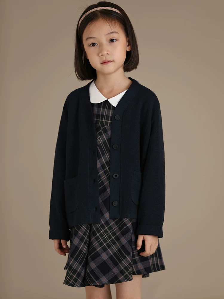 Quần áo trẻ em mùa xuân thu áo trẻ em kiểu dáng đa năng cổ V phong cách học sinh áo cardigan dệt kim áo khoác bé trai và bé gái
