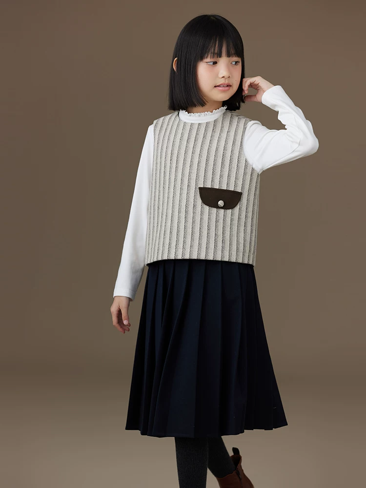 Váy dài dáng chữ A cho bé gái, chất liệu len dày màu xanh navy, kiểu xếp ly phong cách preppy, trang phục mùa đông mẫu mới 2024.