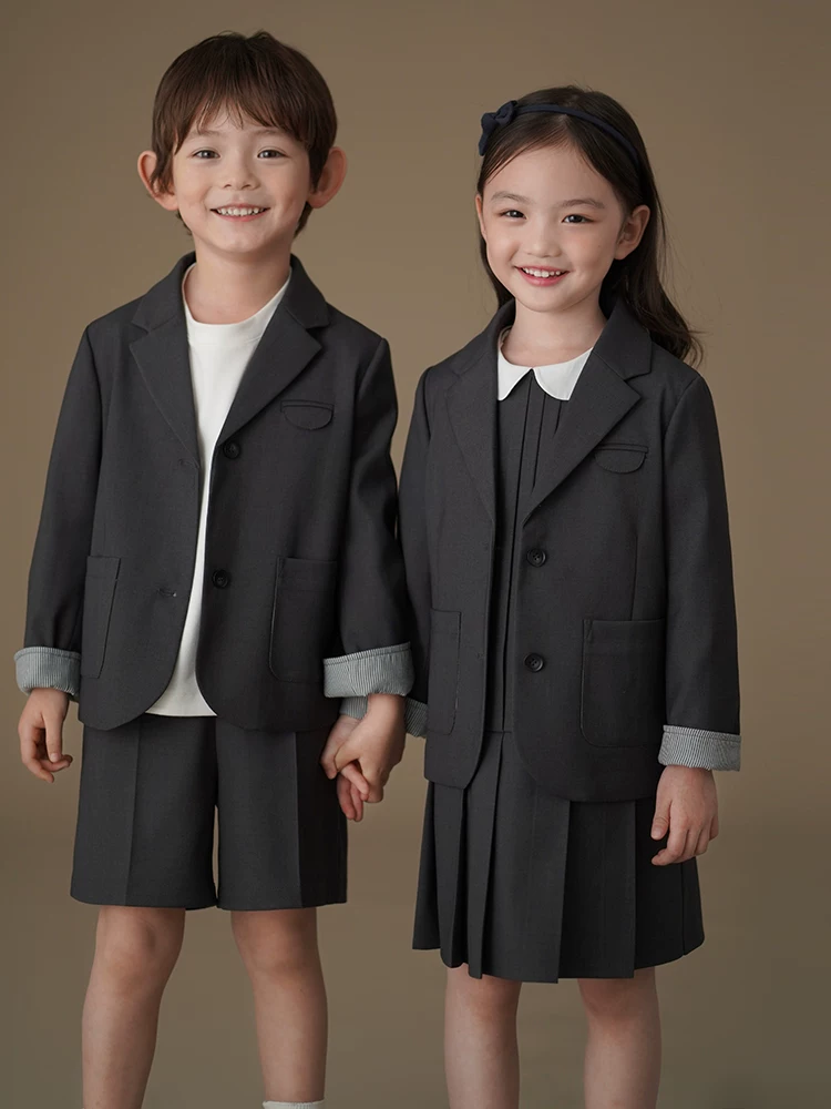 Quần áo trẻ em cho mùa xuân và mùa thu, áo blazer màu xám đơn giản và thanh lịch theo phong cách học đường dành cho bé trai và bé gái, bộ vest mỏng lịch sự.