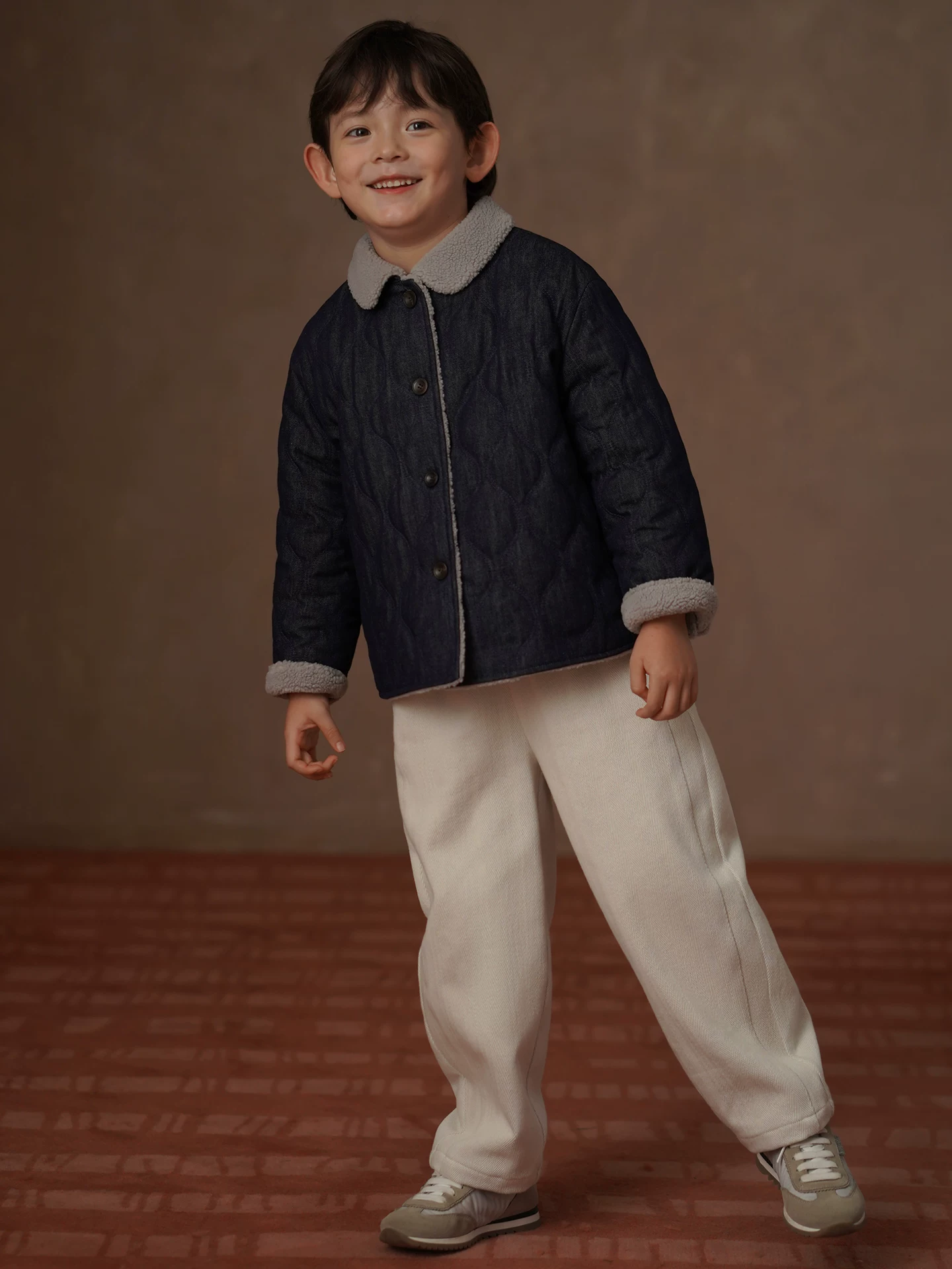 Hazi Quần Áo Trẻ Em Mùa Đông Mới Áo khoác denim trẻ em phong cách Nhật Bản Áo khoác len giả lông cừu dáng rộng cho bé trai và bé gái Áo khoác cotton