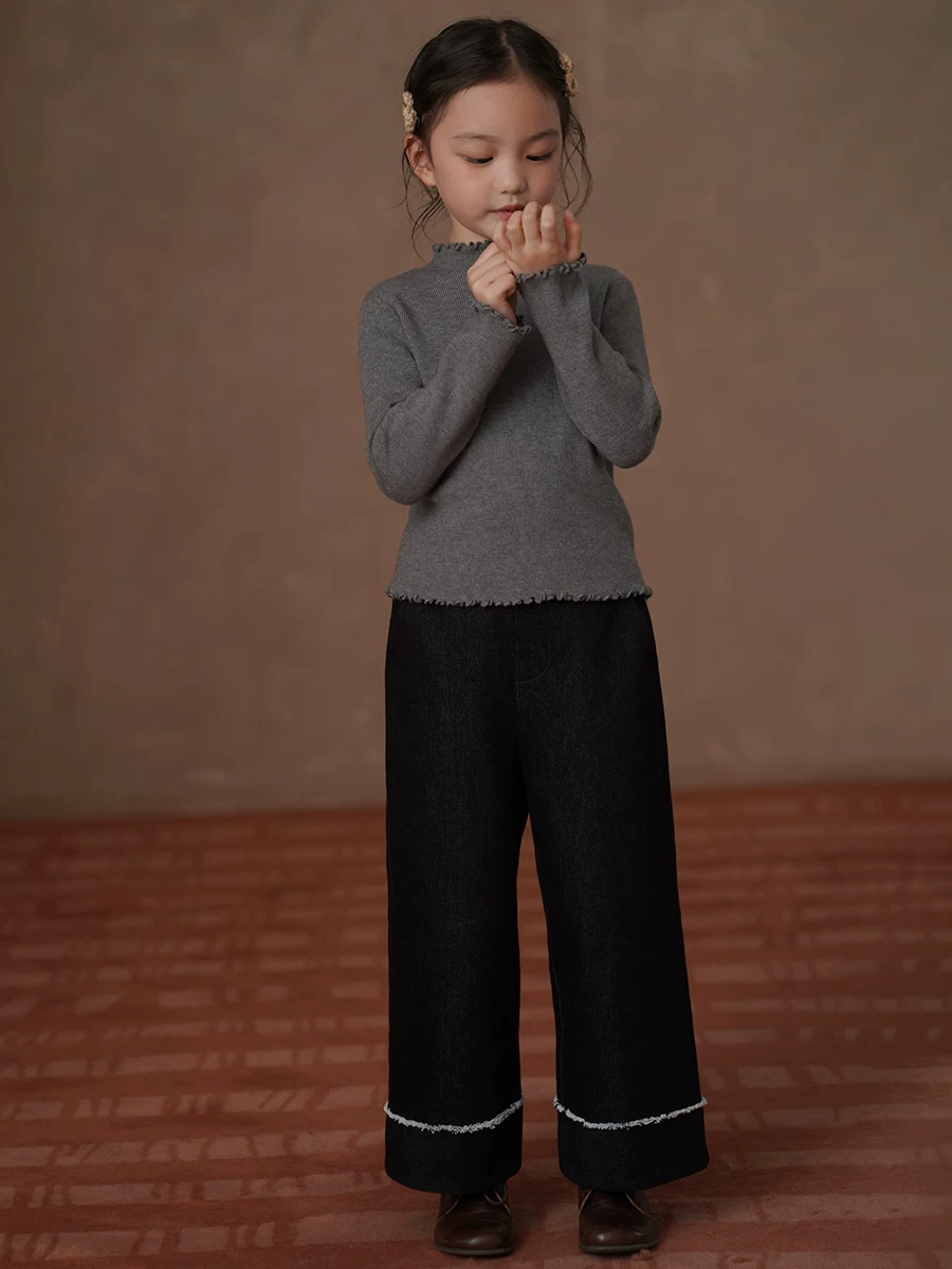 Quần denim mùa đông cho trẻ em, quần dài đen đơn giản, phong cách thường ngày dành cho bé gái, quần ống thẳng có lớp lót lông cừu giữ ấm.