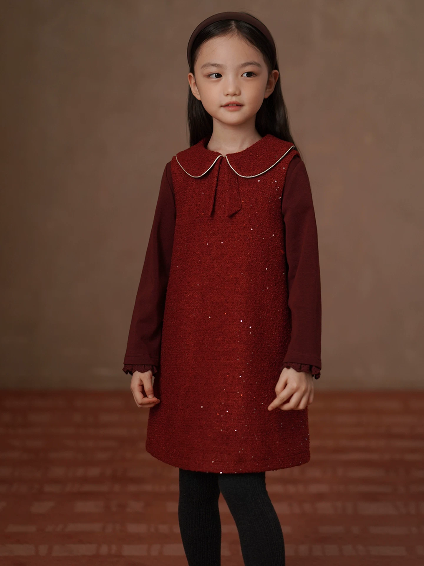 Quần áo trẻ em mùa thu đông váy vest đỏ đính sequin phong cách công chúa váy dài trung bình váy bé gái có đệm năm mới