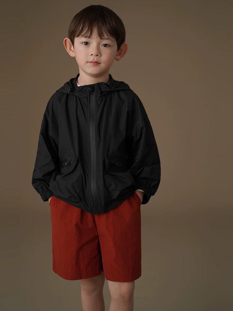 Quần short thể thao màu đỏ thoáng khí, nhanh khô cho trẻ em, quần short thường ngày cho bé trai và bé gái kiểu dáng mỏng mùa hè