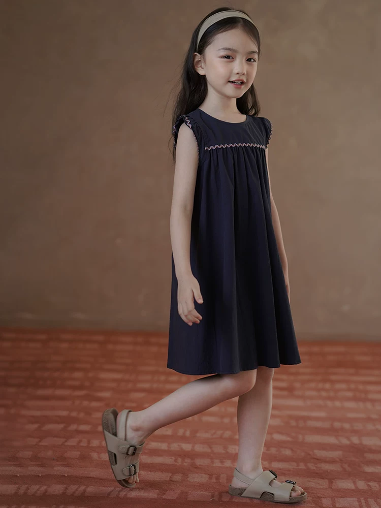 Quần áo trẻ em mỏng mùa hè Váy ba lỗ màu xanh hải quân phong cách Hàn Quốc dành cho bé gái, váy dài vừa phải dành cho trẻ lớn.