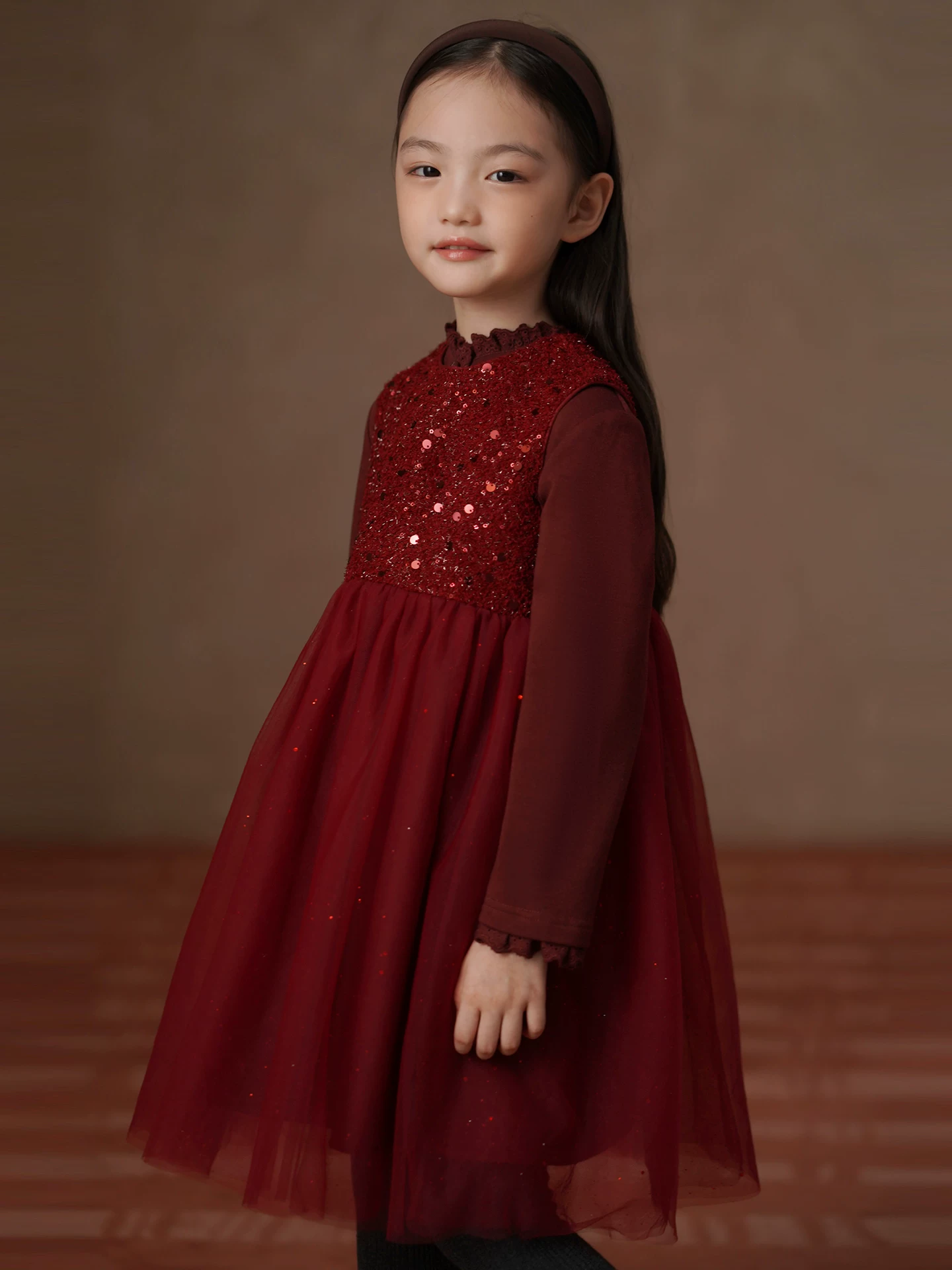 Quần áo trẻ em mùa đông váy trẻ em phong cách nhỏ Chanel chắp vá vest váy bé gái nhung đỏ váy công chúa vải tuyn