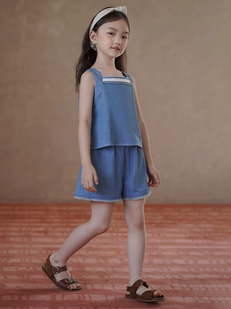 Quần ống đứng mùa hè cho bé gái, quần short denim thiết kế đơn giản, quần dài đến đầu gối cho trẻ lớn hơn.