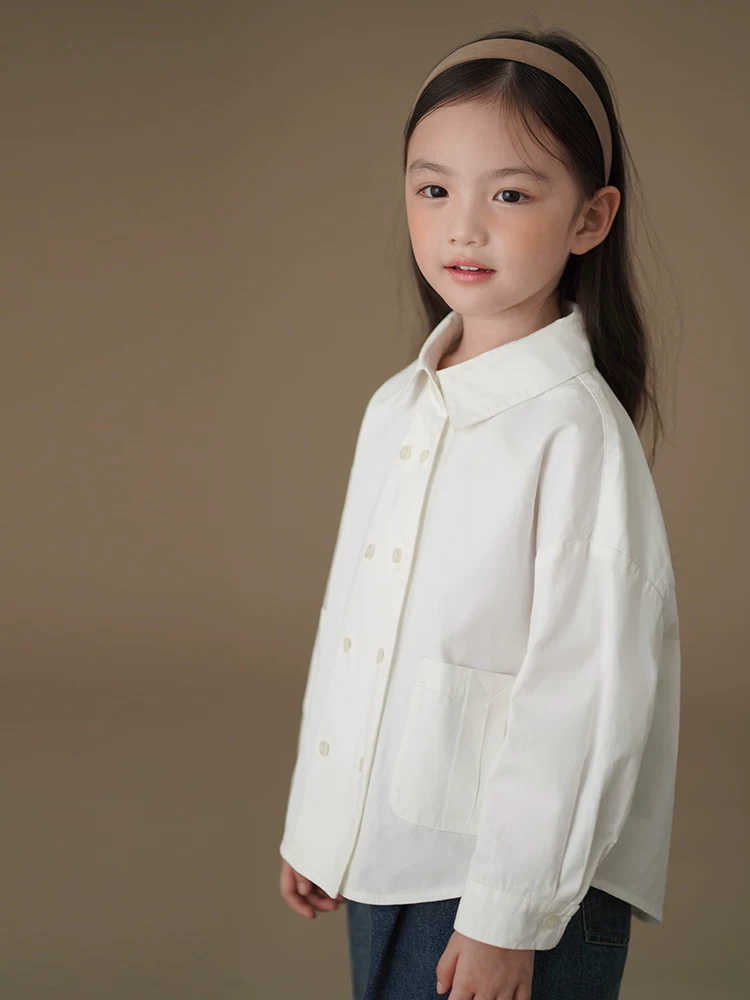Áo sơ mi cotton dày màu trắng dáng rộng thông thường dành cho trẻ em mùa xuân thu, thân thiện với làn da, quần áo mùa thu cho bé trai và bé gái