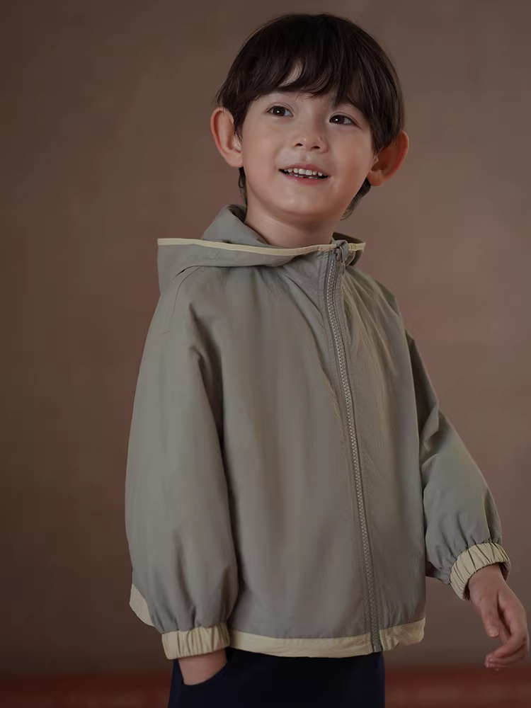 Quần áo trẻ em mùa xuân thu áo khoác có mũ trùm đầu dáng rộng thông thường dành cho bé trai và bé gái áo khoác ngoài trời chống gió và chống nước
