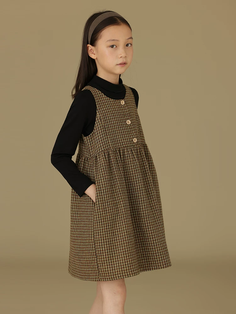 Quần áo trẻ em cho mùa xuân và mùa thu, váy vest trẻ em, váy len không tay đa năng kiểu cổ điển kẻ sọc cho bé gái, dày dặn.
