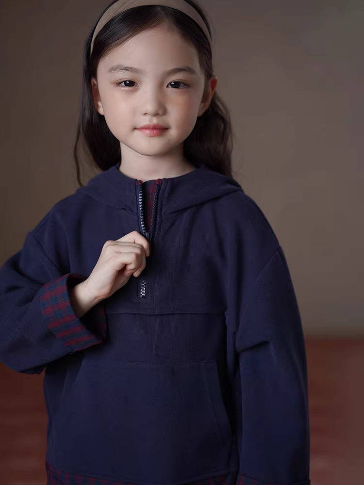 Quần áo trẻ em mùa xuân và mùa thu áo khoác chắp vá kẻ sọc bé trai và bé gái áo nỉ có mũ cho trẻ lớn hơn áo sơ mi lớp nền