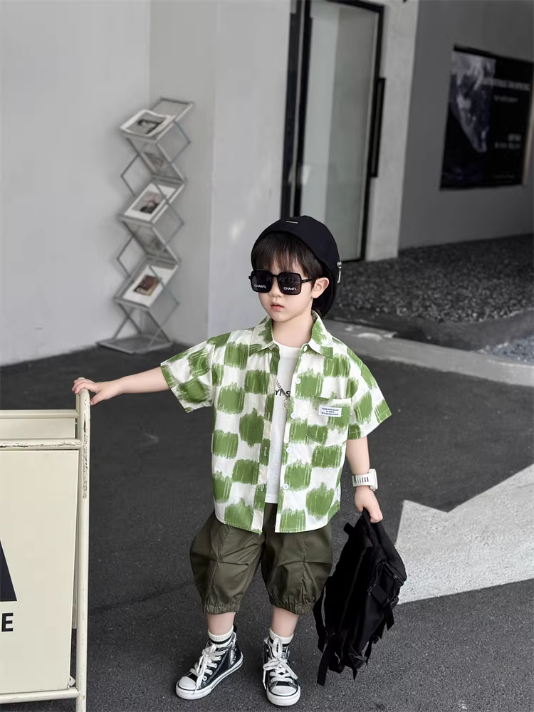 Bộ trang phục mùa hè cho bé trai 2025 kiểu mới áo trẻ em thời trang bé trai đẹp trai thời thượng áo ngắn tay ren hợp xu hướng