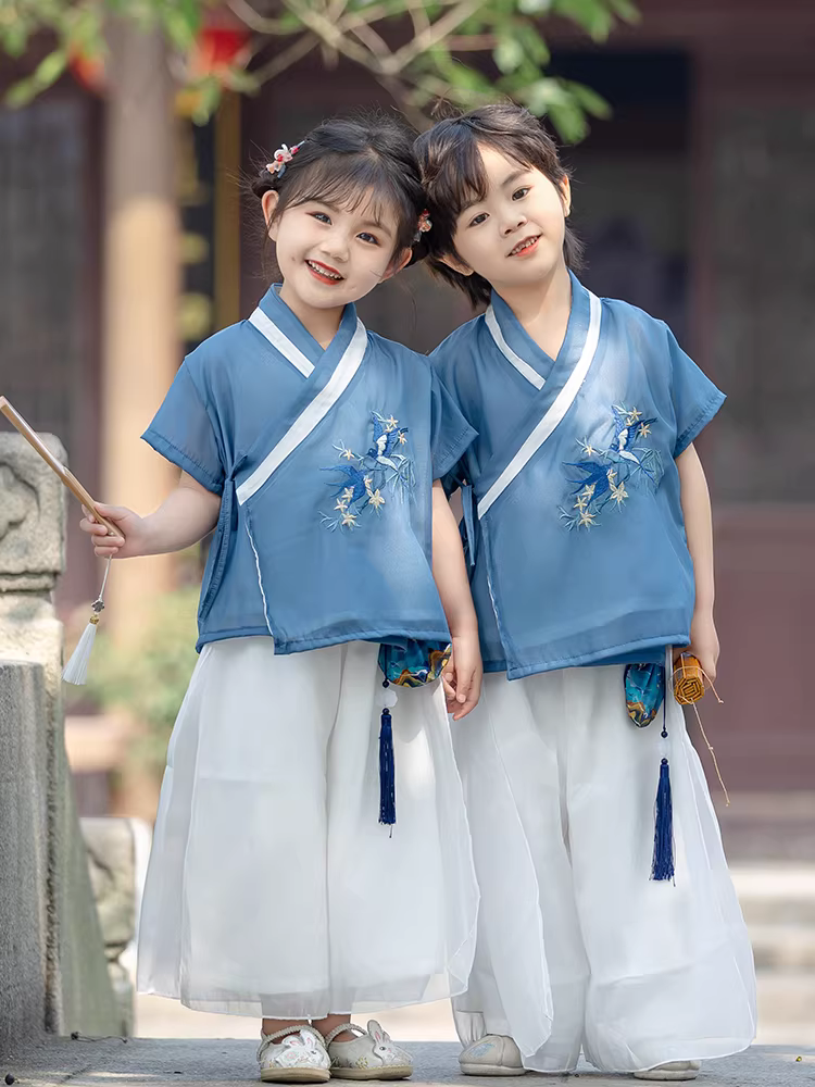 Trang phục biểu diễn ngày thiếu nhi kiểu Trung Hoa Hanfu dành cho bé trai, kiểu dáng truyền thống, mỏng nhẹ, tay ngắn, mùa hè 2025, thời trang, đẹp trai