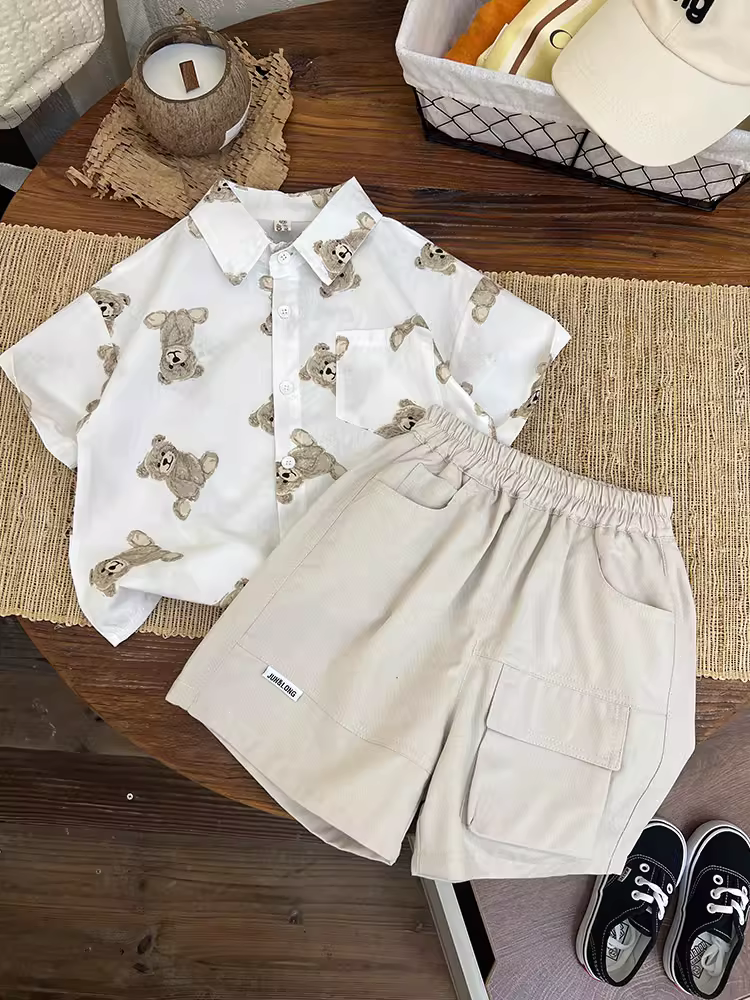 Bộ trang phục mùa hè mỏng nhẹ kiểu dáng thời trang năm 2025 cho bé trai, quần áo trẻ em hợp xu hướng, quần áo ngắn tay trẻ em sành điệu, trang phục mùa hè thường ngày cho bé trai đẹp trai