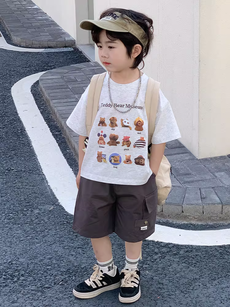 Bộ trang phục mùa hè cho bé trai, áo thun ngắn tay trẻ em sành điệu, quần áo mùa hè mỏng cho bé, bộ áo thun hai mảnh thời trang cho bé trai bằng cotton nguyên chất.