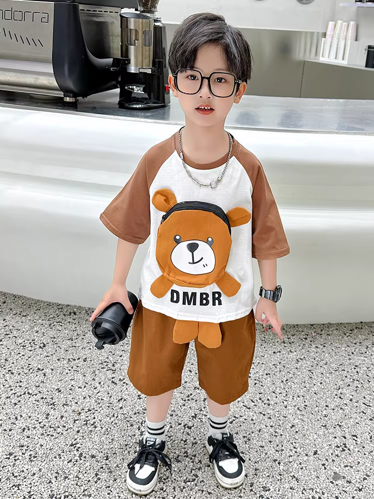 Bộ đồ hè ngắn tay cho bé trai 2025, quần áo trẻ em mới, mát mẻ, thời trang mùa hè, kiểu dáng hợp xu hướng