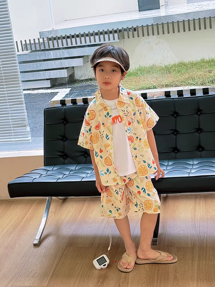 Bộ áo sơ mi ngắn tay mùa hè cho bé trai 2023 quần áo mùa hè mới cho trẻ em màu cam hợp thời trang in họa tiết toàn bộ bộ áo sơ mi hai mảnh