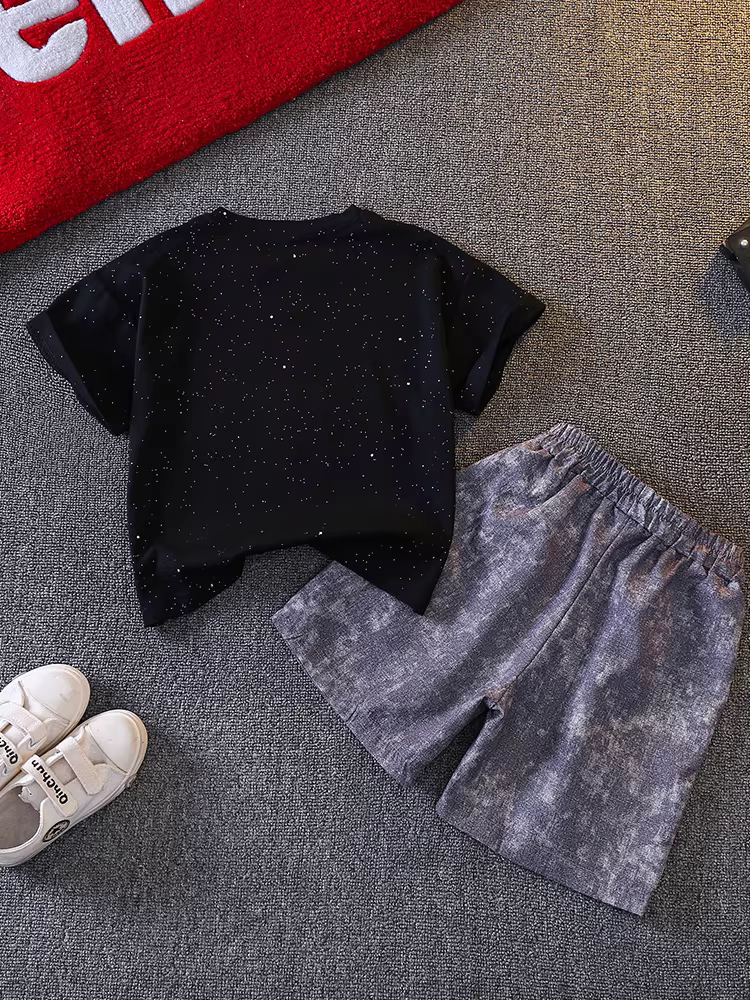 Trang phục mùa hè cho bé trai Áo thun ngắn tay 20024 phong cách mùa hè mới Quần áo trẻ em sành điệu và đẹp trai Quần áo trẻ em thời trang