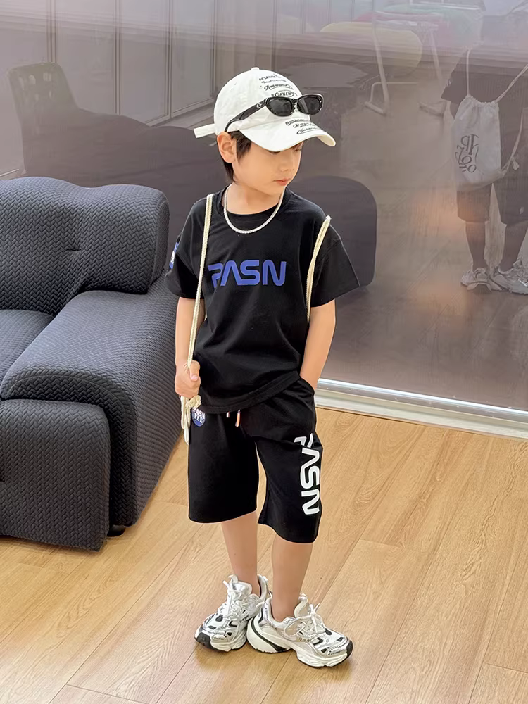 Bộ đồ hè bé trai, quần áo trẻ em, tay ngắn, mẫu mới 2025, thời trang, bộ đồ hè mát mẻ và lịch lãm, đồ thể thao bé trai