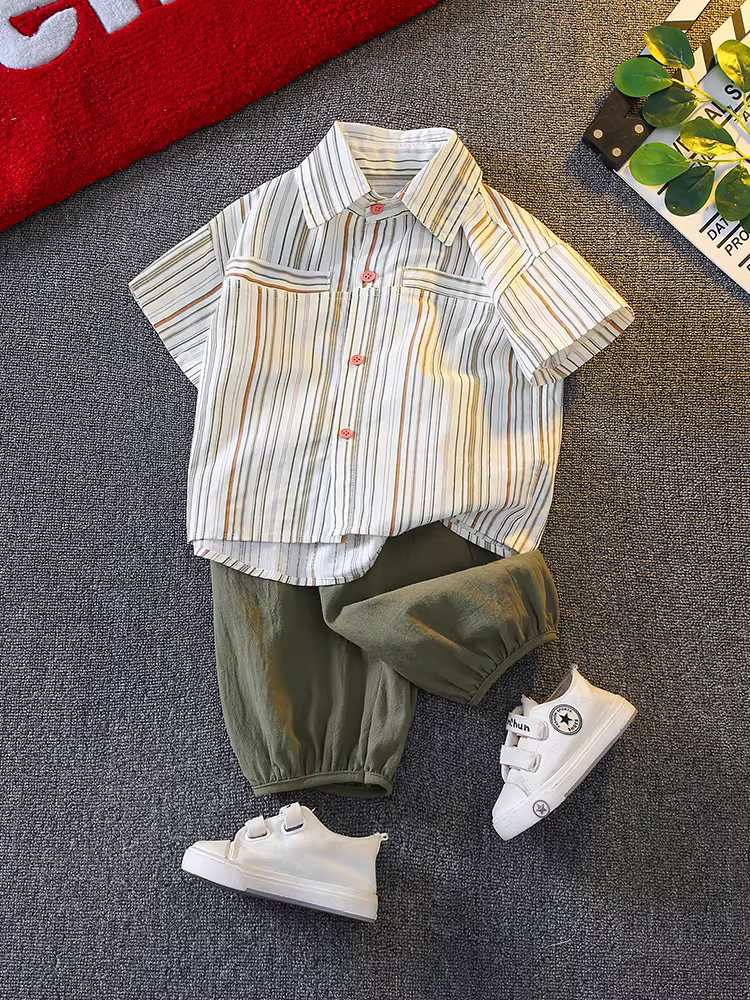 Bộ trang phục mùa hè cho bé trai, áo sơ mi thời trang và bắt mắt, bộ hai mảnh cho trẻ em, mẫu mới mùa hè 2025, tay ngắn, thoải mái và hợp xu hướng.