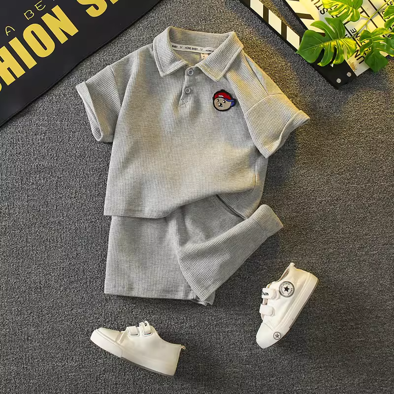 Bộ trang phục mùa hè ngắn tay cho bé trai 2025, thời trang mới, quần áo mùa hè trẻ em, phong cách trẻ trung, thời trang đường phố, quần áo trẻ em