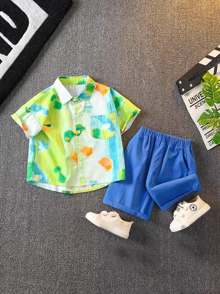 Bộ trang phục hè 2025 thời trang phong cách Hàn Quốc cho bé trai, áo sơ mi hai mảnh phối cổ vest, dành cho trẻ nhỏ và trẻ trung.