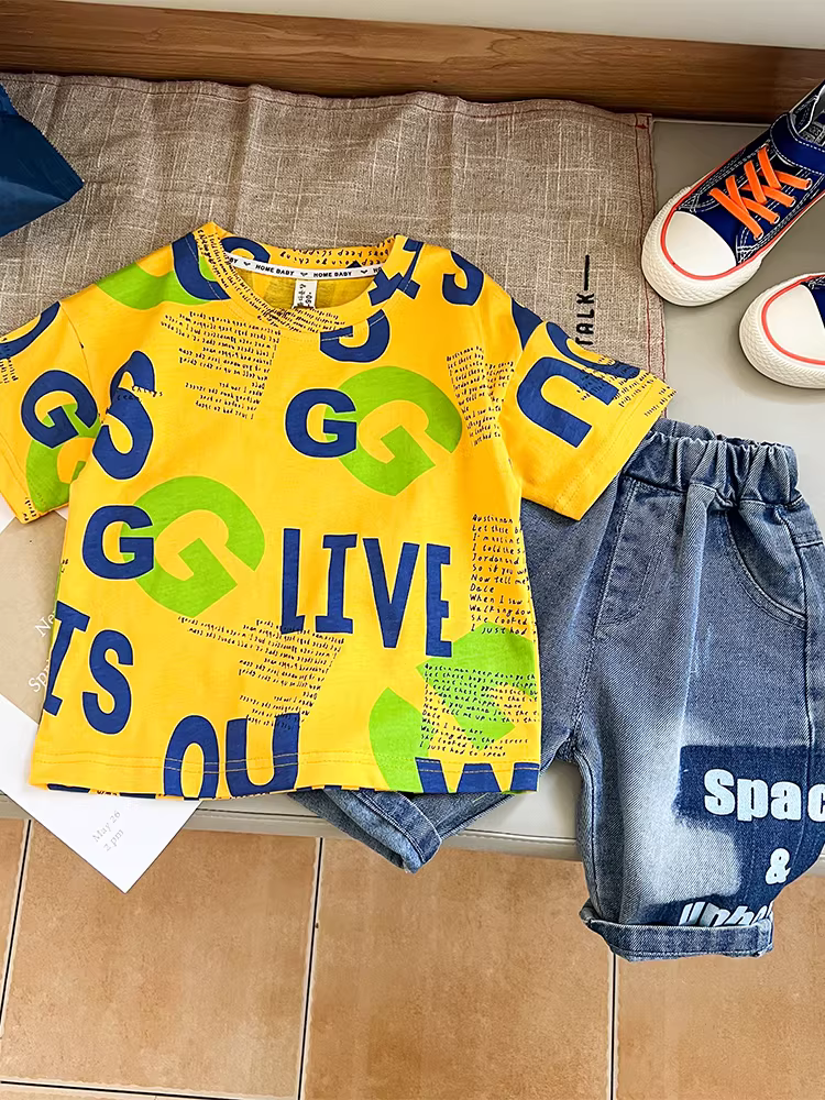 Bộ trang phục mùa hè cho bé trai 2025 kiểu dáng mới thời trang, quần áo ngắn tay mát mẻ cho bé trai, thời trang đường phố trẻ em, quần áo trẻ em hợp xu hướng