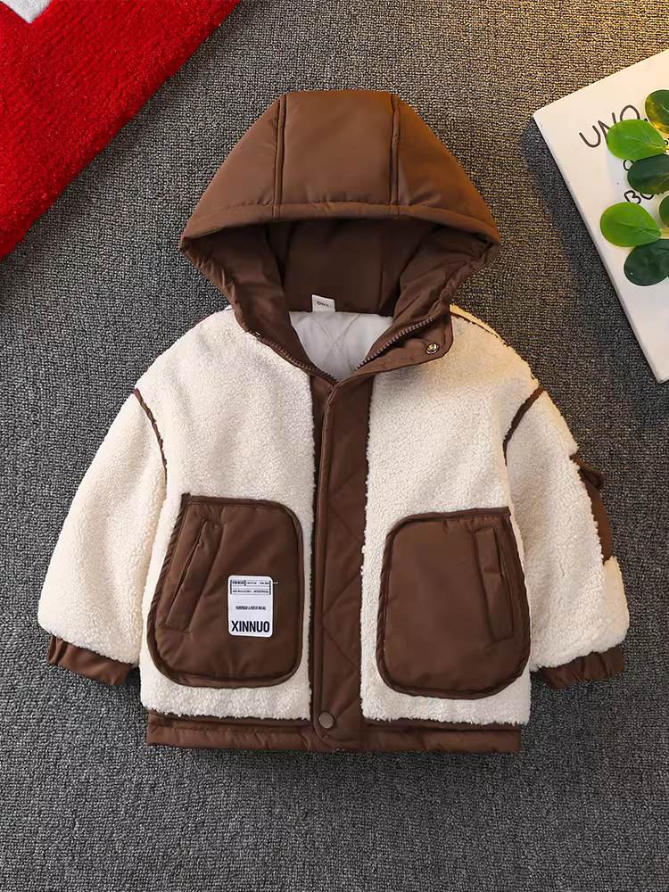 Áo khoác mùa đông cho trẻ em có đệm bông, áo len lông cừu dày, kiểu dáng mùa đông cho bé trai, quần áo trẻ em có mũ trùm đầu ấm áp và thời trang, hợp thời trang và sành điệu.