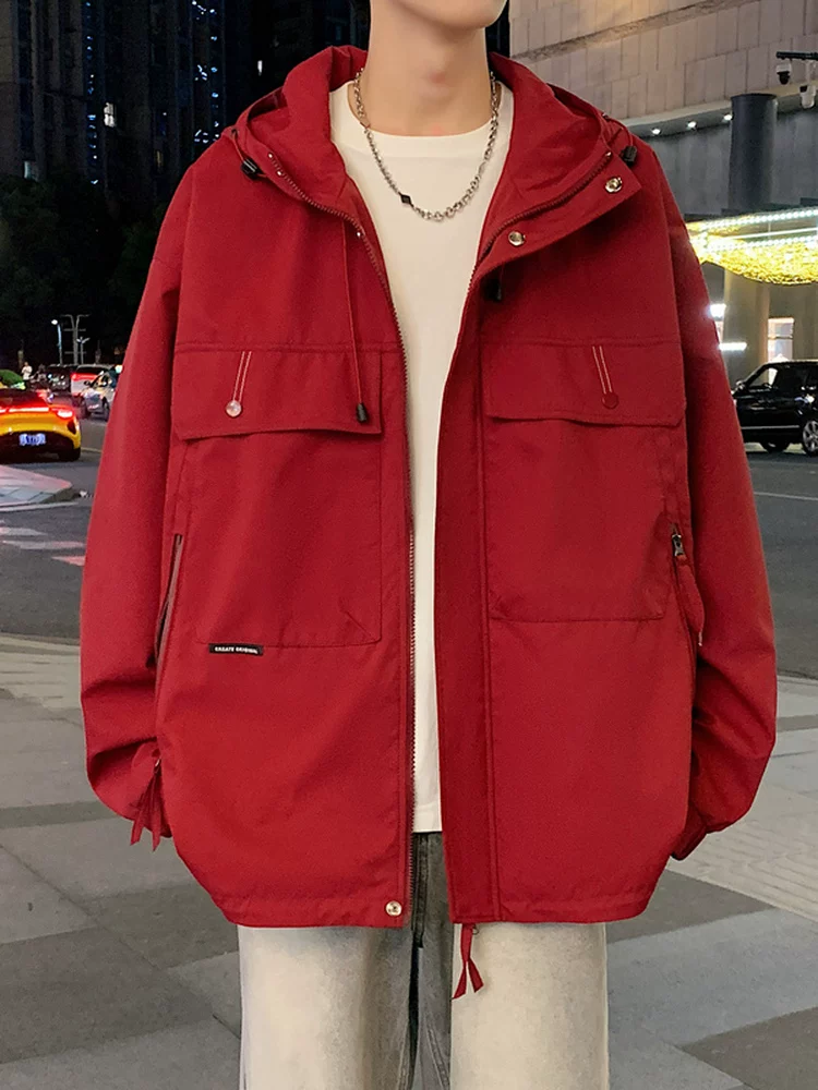Áo khoác có mũ trùm đầu phong cách công sở thời thượng cao cấp của Jeanswest dành cho nam, áo khoác chống gió đa năng dáng rộng phong cách Mỹ mùa xuân thu.