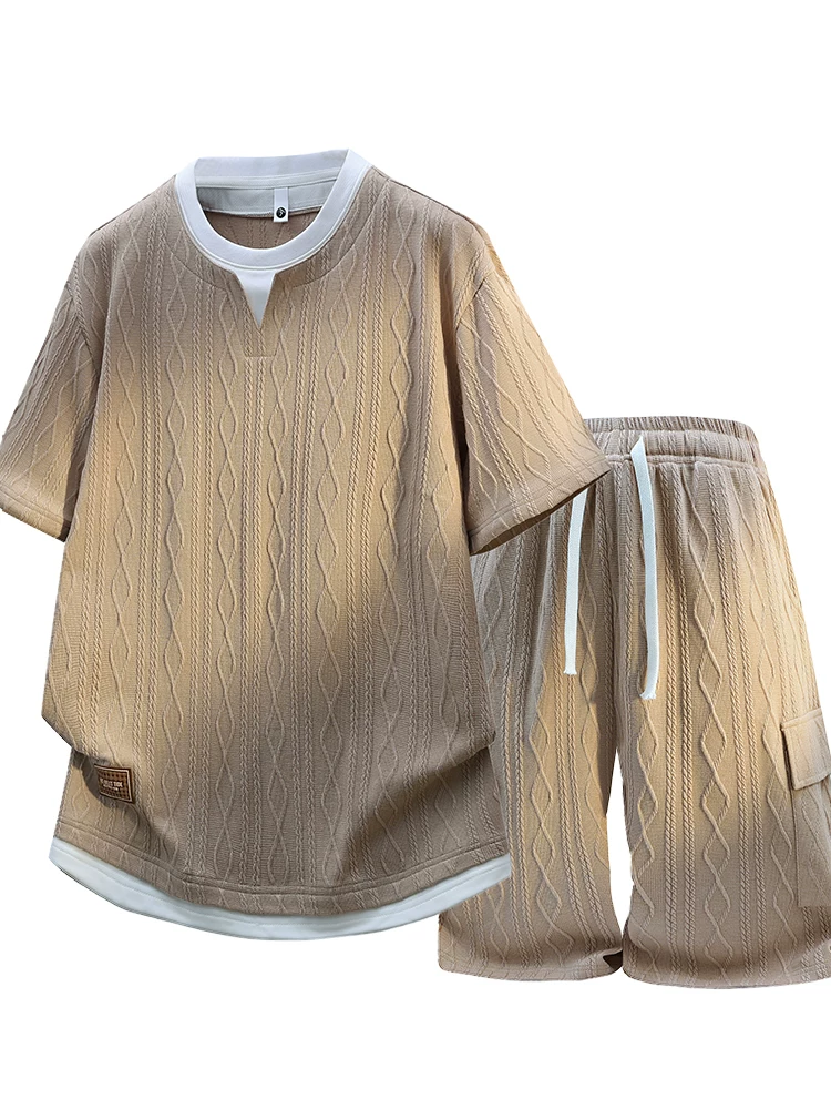 Bộ đồ hai mảnh giả hai mảnh cổ tròn tay ngắn phong cách Mỹ của Jeanswest dành cho nam, bộ đồ hai mảnh rộng rãi, thoáng khí, hợp thời trang cao cấp mùa hè.