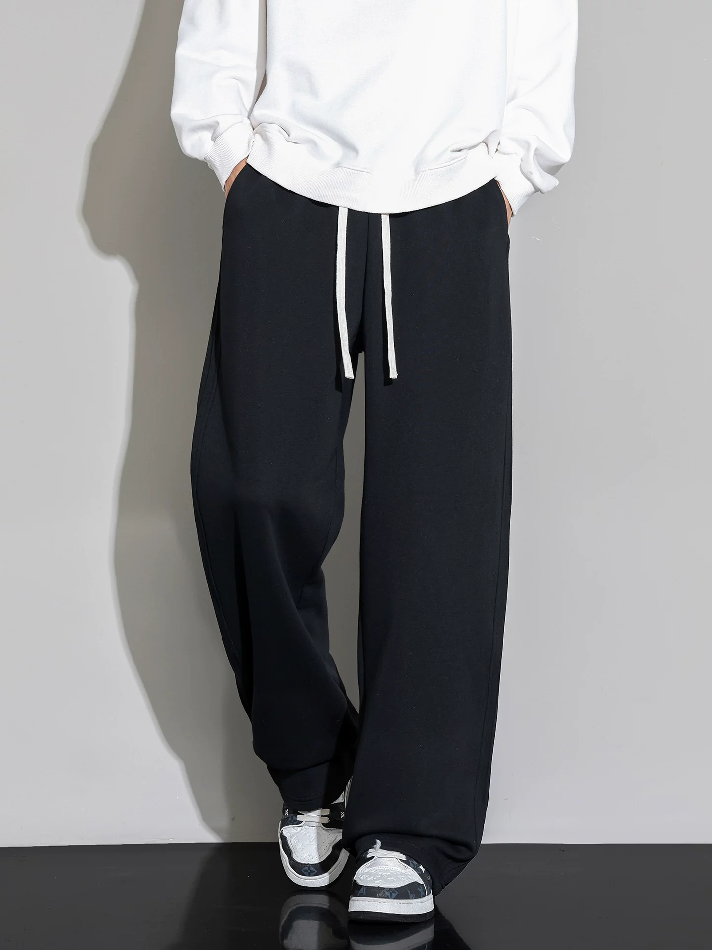 Quần dài dáng rộng phong cách Mỹ của Jeanswest dành cho nam, mùa xuân thu, thương hiệu thời thượng mang lại cảm giác cao cấp, quần dài đa năng.