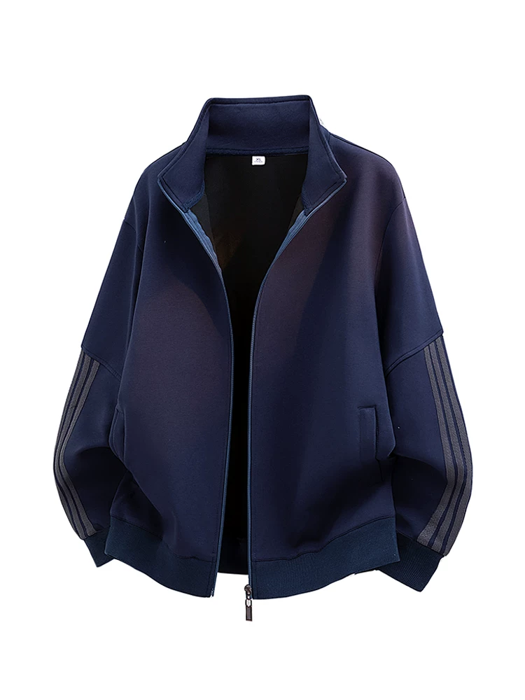 Áo khoác cổ đứng thiết kế chữ cái phong cách thường ngày cao cấp của Jeanswest dành cho nam, áo khoác dày lót lông cừu kiểu Mỹ mới dành cho mùa thu đông.