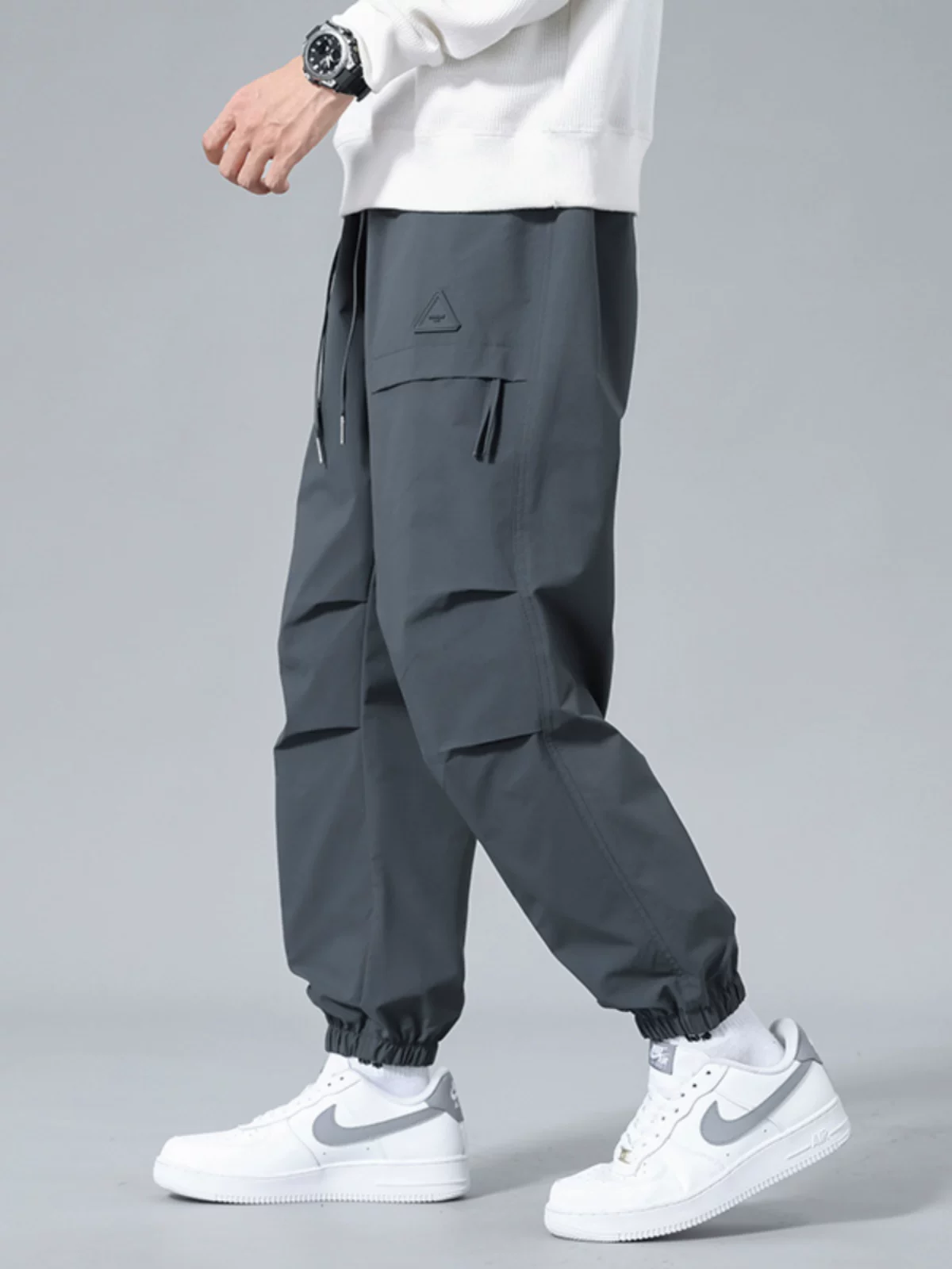 Quần jogger cargo đơn giản màu đen của Jeanswest dành cho nam, quần dài rộng ấm áp lót lông cừu mùa thu đông.