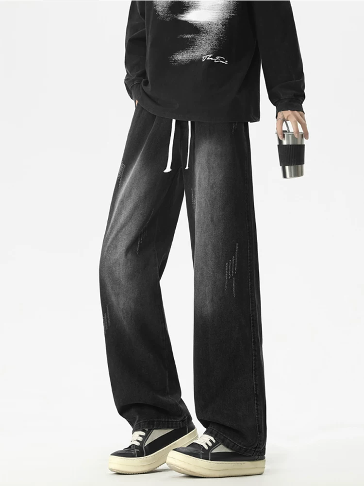 Quần jeans nam thương hiệu thời trang phong cách Mỹ của Jeanswest, chất liệu denim đã qua xử lý, dành cho mùa xuân thu, cảm giác cao cấp, dáng rộng ống thẳng, quần dài có dây rút, phong cách thường ngày.