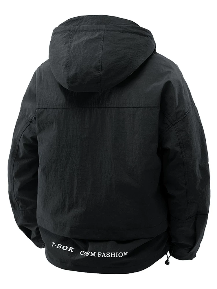 Áo khoác có mũ trùm đầu phong cách công sở của Jeanswest dành cho nam, áo khoác chống gió dáng rộng mùa xuân thu, áo khoác ngoài phong cách Mỹ thời thượng, cá tính.