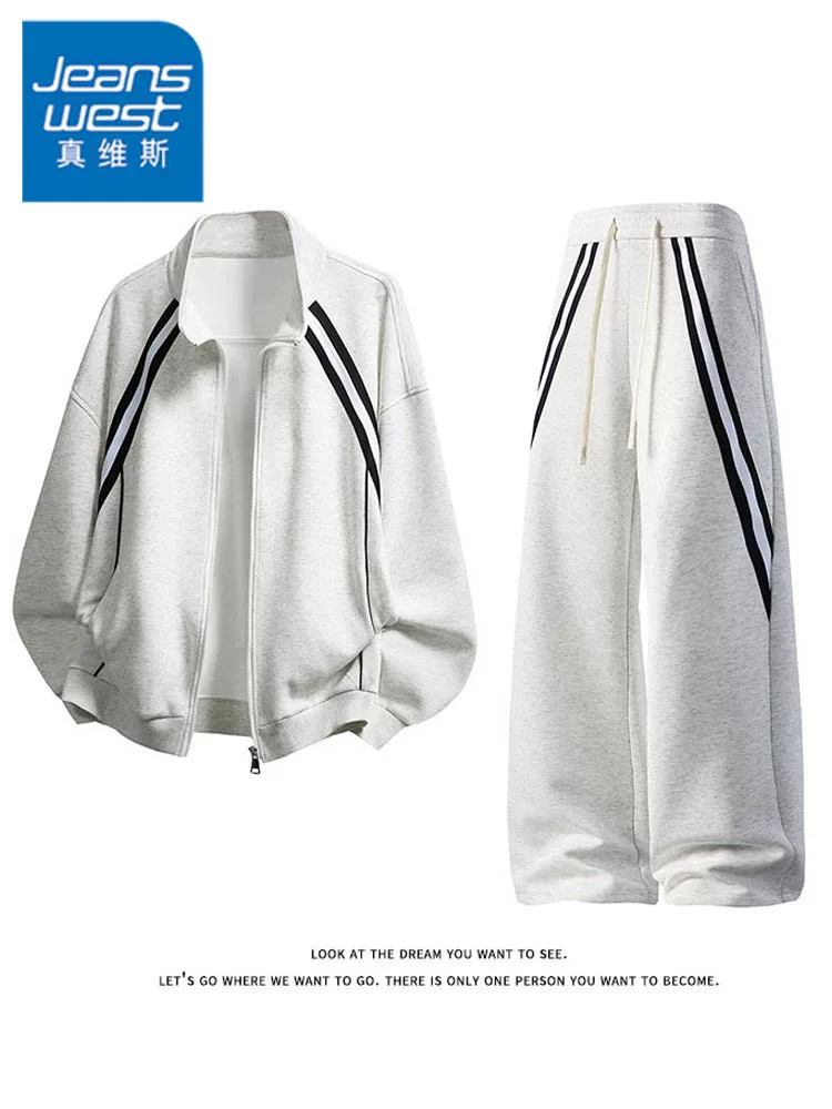 Bộ đồ thể thao kẻ sọc phong cách Mỹ mới của Jeanswest 2026 dành cho nam, mùa xuân thu, thiết kế rộng rãi, thoải mái, đa năng, gồm hai món.