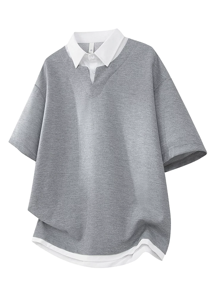 Áo thun giả hai mảnh phối màu phong cách Mỹ của Jeanswest dành cho nam, dáng rộng mùa hè, cảm giác cao cấp, thoáng khí, tay ngắn thân thiện với làn da.