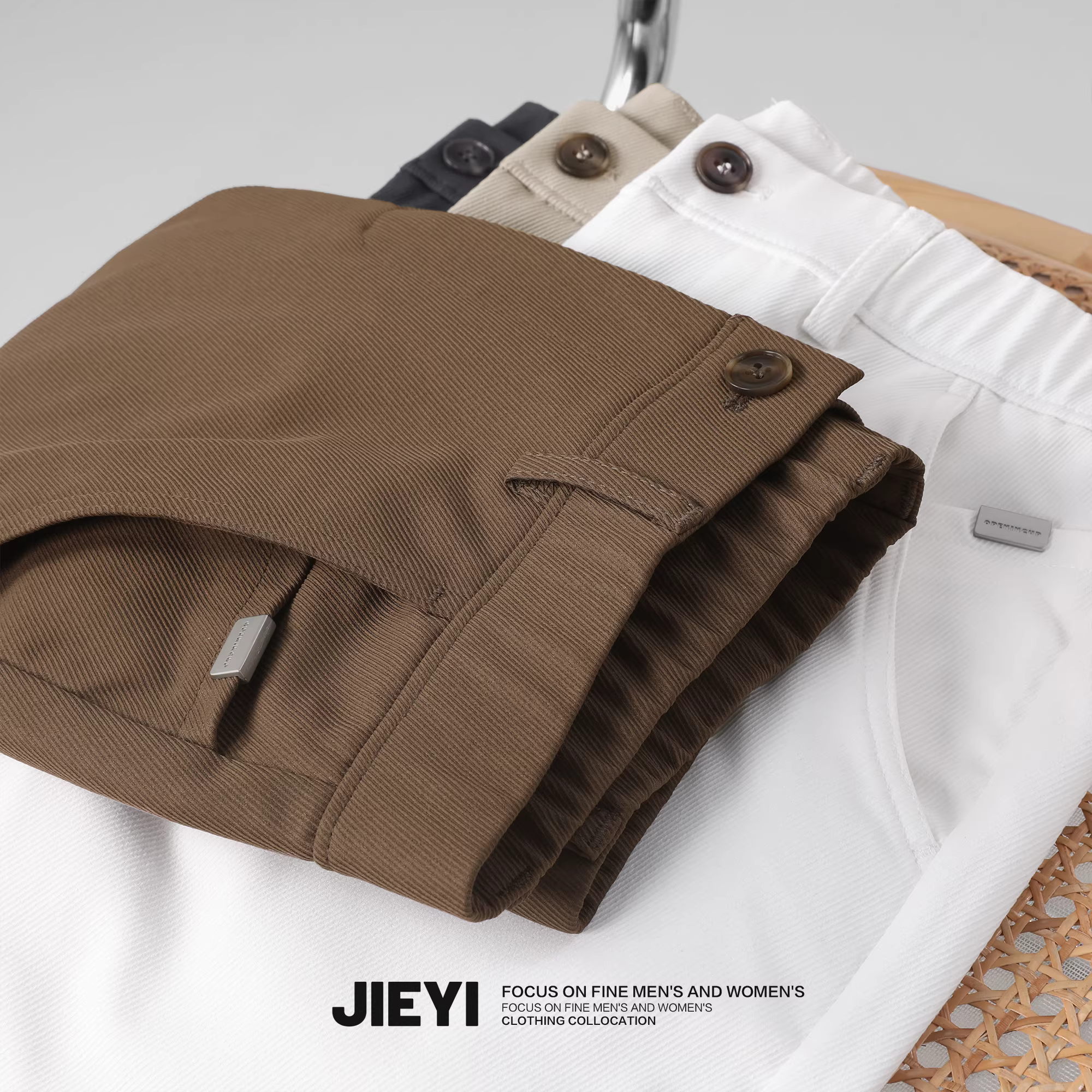 Quần short nam chất liệu tuýt, màu trơn, kiểu dáng cổ điển, mùa hè, lưng thun nửa phần, dáng thẳng, chất liệu vải tuýt, dài đến giữa đùi.