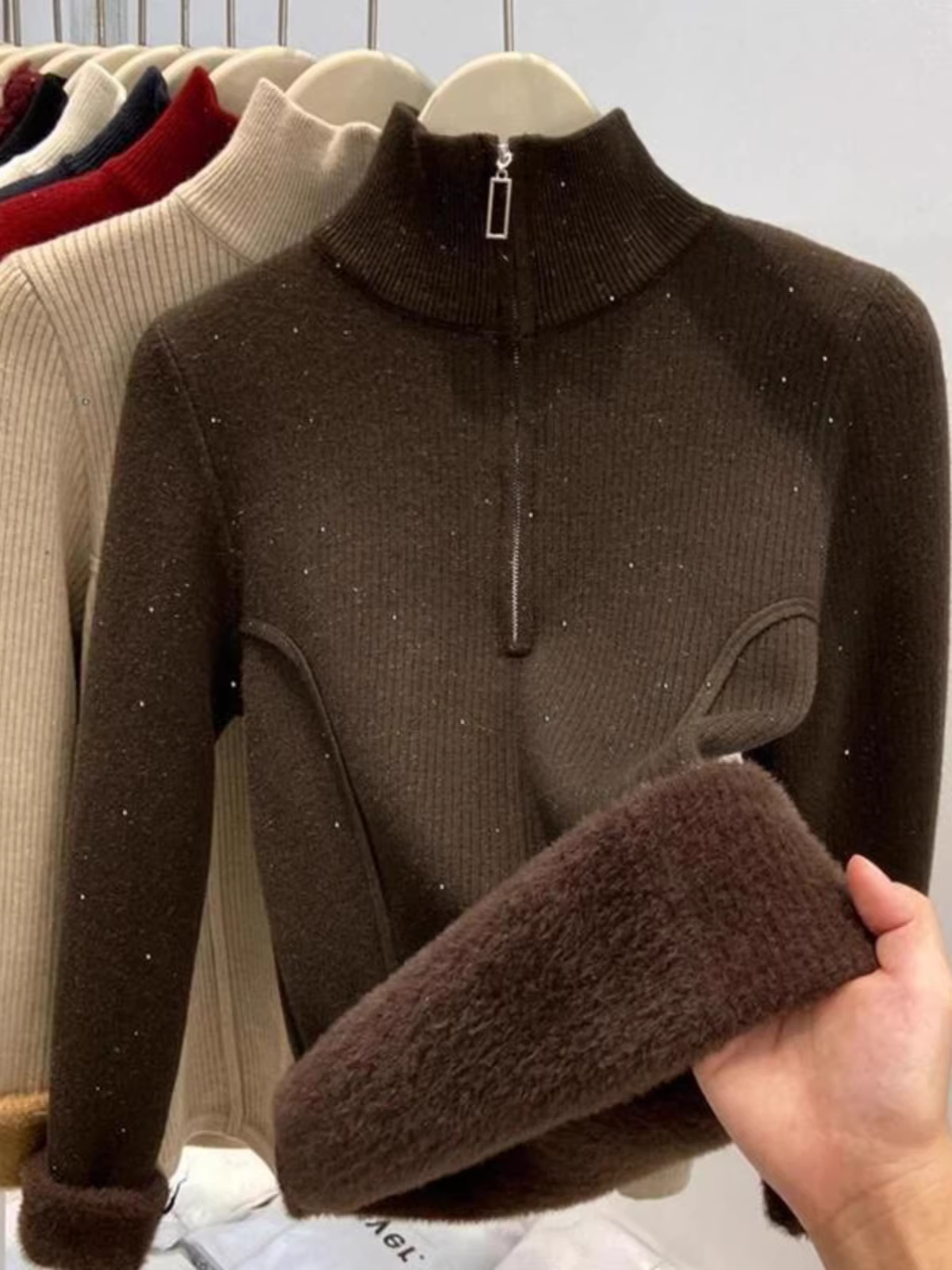 Quần áo nữ giảm giá có thương hiệu, áo len có khóa kéo bằng vải lông cừu tích hợp nhãn cắt, áo len dệt kim cổ cao nửa cổ mùa đông sành điệu, áo ấm áp.
