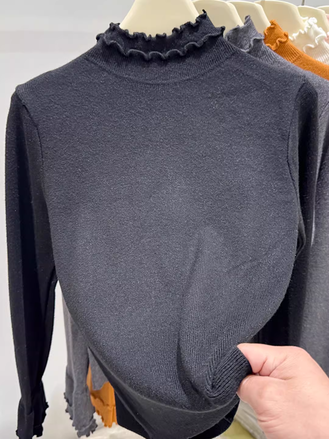 Quần áo nữ giảm giá có nhãn hiệu, áo sơ mi dệt kim cổ cao nửa cổ xếp nếp ngọt ngào, áo lót dài tay mùa thu đông, hợp thời trang.