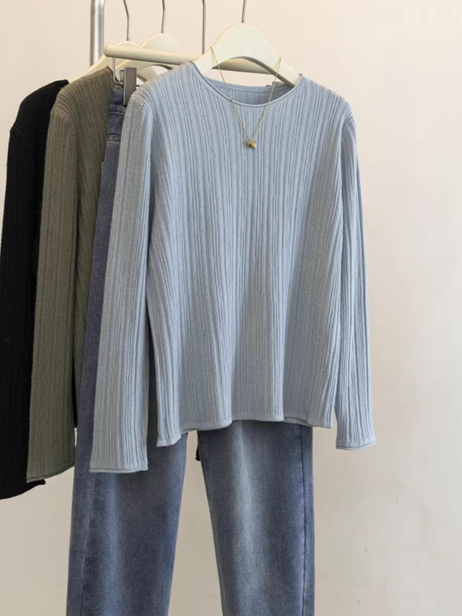 Hàng thanh lý áo len nữ giảm giá, đã gỡ mác, thích hợp làm áo khoác ngoài hoặc lớp lót, áo dài tay mềm mại và ấm áp, kiểu dáng thời thượng.