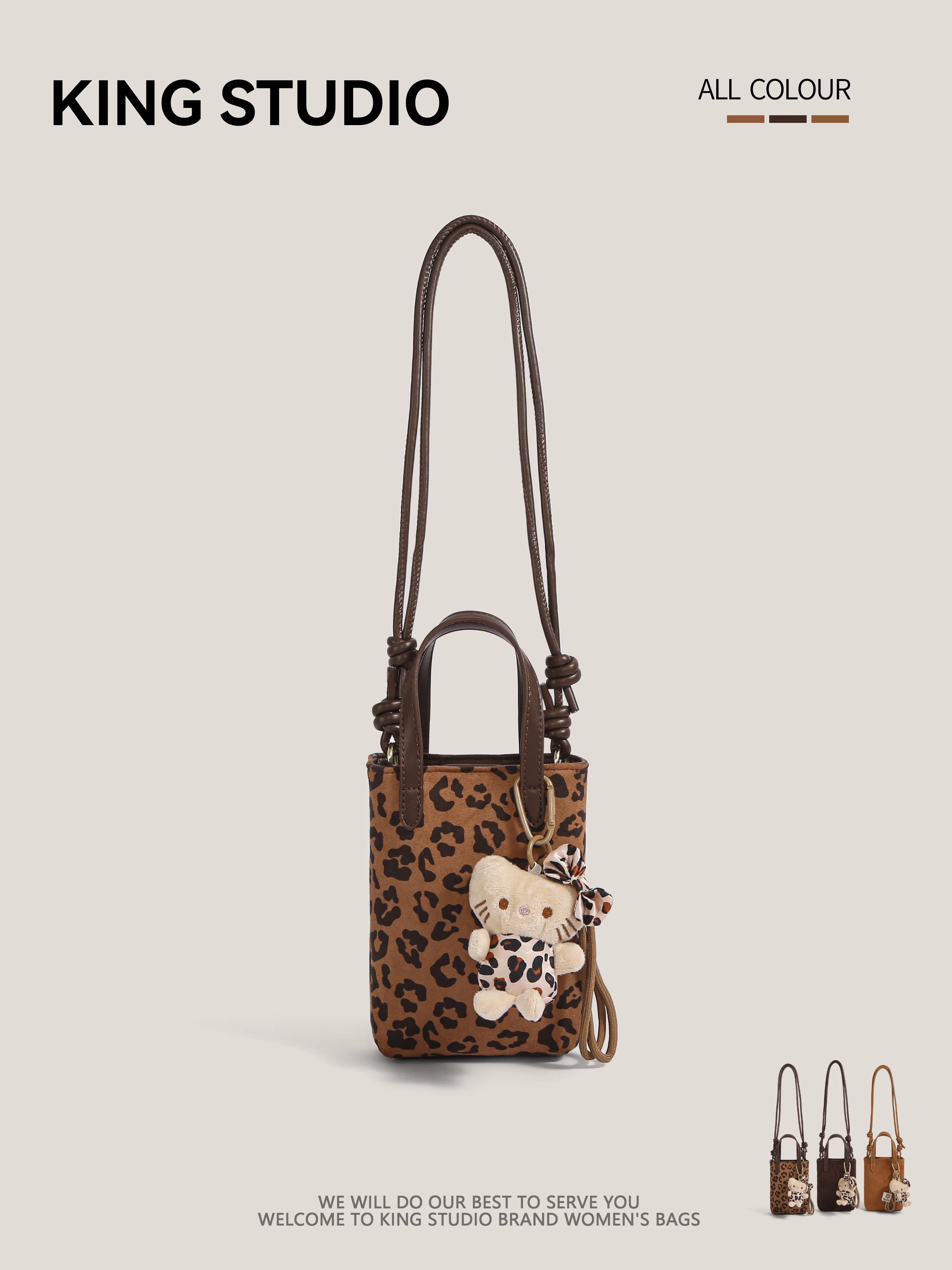 Túi đeo chéo họa tiết da báo phong cách retro dành cho nữ, xu hướng mới thu đông 2025, đa năng, siêu hot, chất liệu da lộn, đựng điện thoại.