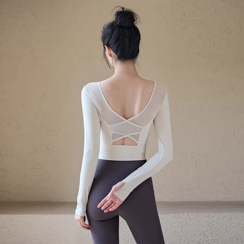 Quần áo tập yoga có đệm ngực, áo thể thao dài tay thu đông chất lượng cao dành cho nữ, áo thể thao đẹp giúp thon gọn lưng, trang phục tập thể dục Pilates