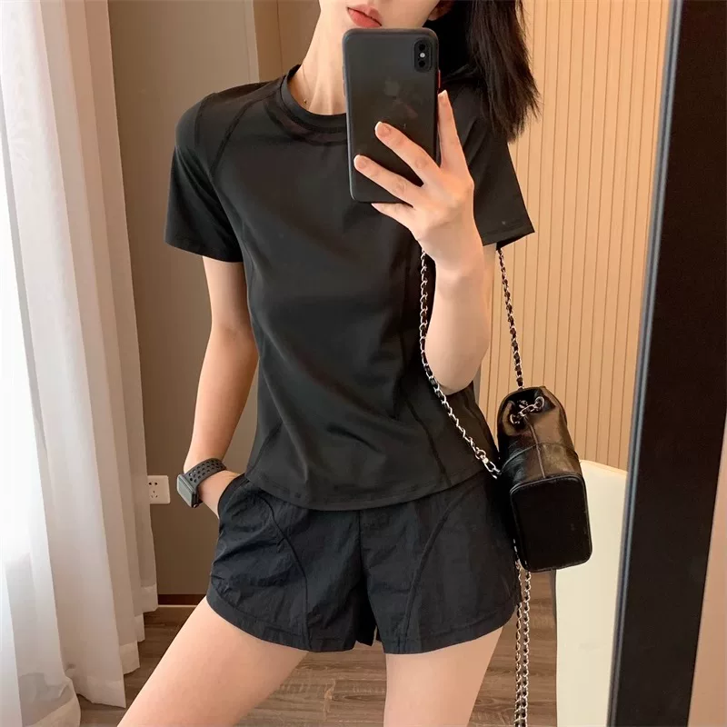 Bộ đồ thể thao thời trang nhanh khô thoáng khí, áo phông ngắn tay quần short, tập luyện thể dục nữ 2025, bộ đồ yoga