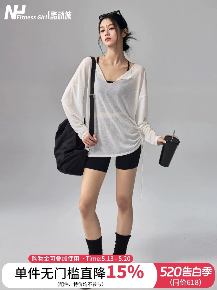 Bộ đồ tập yoga mùa hè ba món cho nữ gồm áo dài tay, quần lót và quần short, thích hợp cho Pilates, chạy bộ và các môn thể thao khác.