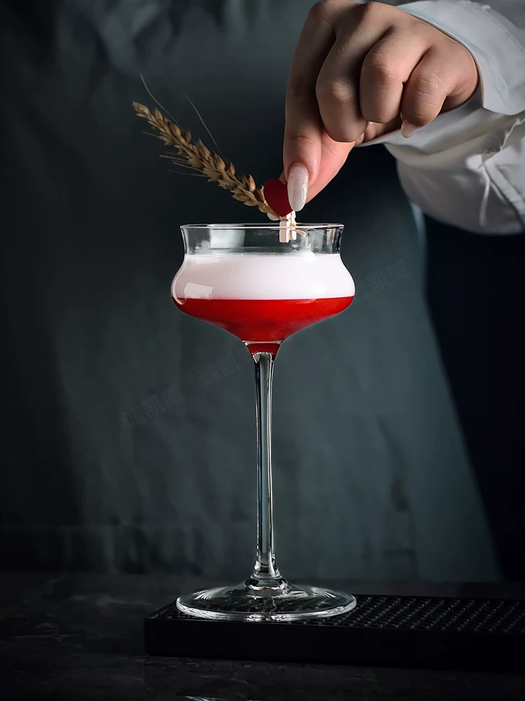 Ly martini nắp kín, ly cocktail cá nhân hóa, ly sâm banh margarita, ly cocktail đặc sản quán bar.