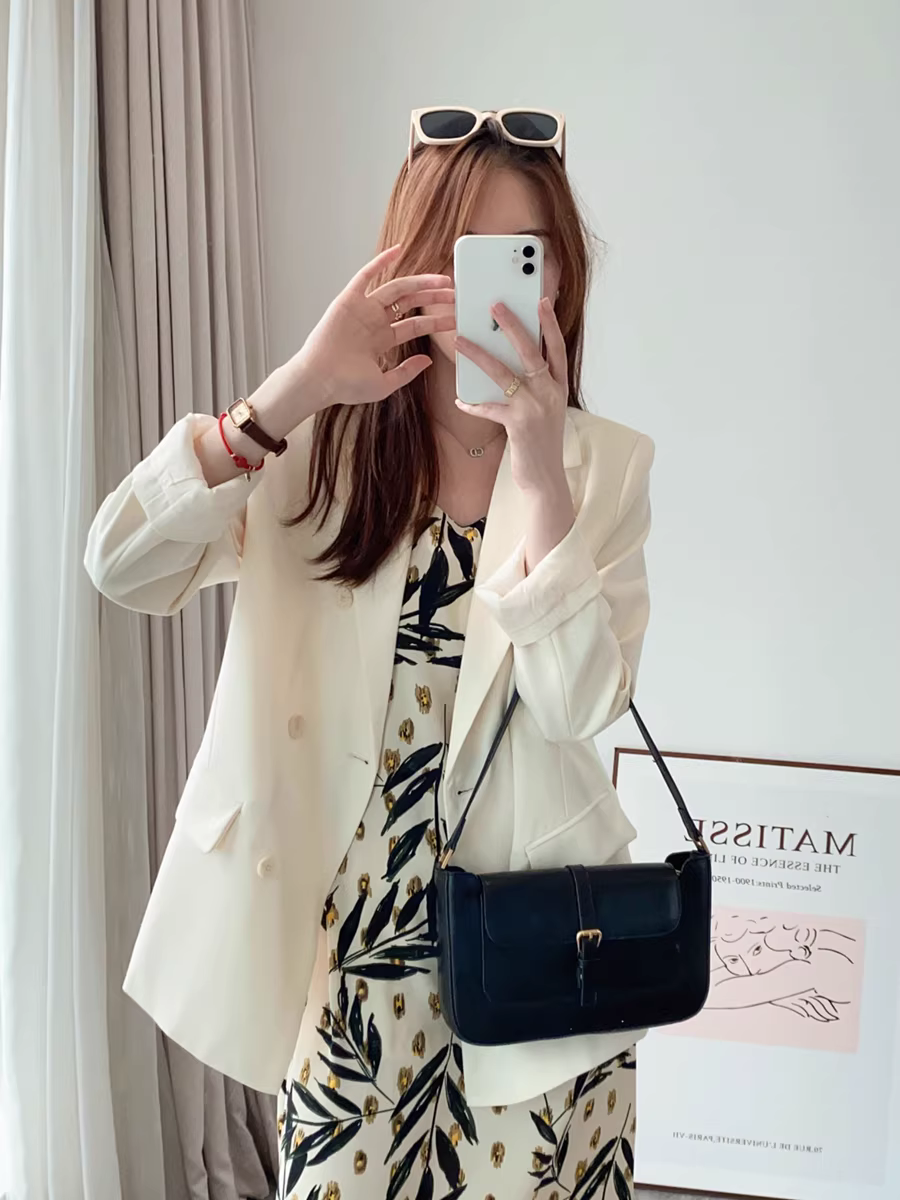 Áo khoác blazer dáng dài tay dài màu kem ấm áp đơn giản và thanh lịch dành cho nữ đầu thu phong cách mới