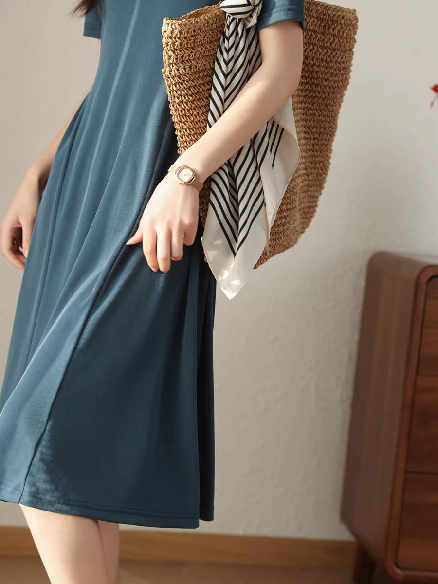 Váy dệt kim xếp ly eo thon cổ chữ V mỏng như giấy, dài ngang đùi dành cho nữ, mùa hè, giá trên 3500.