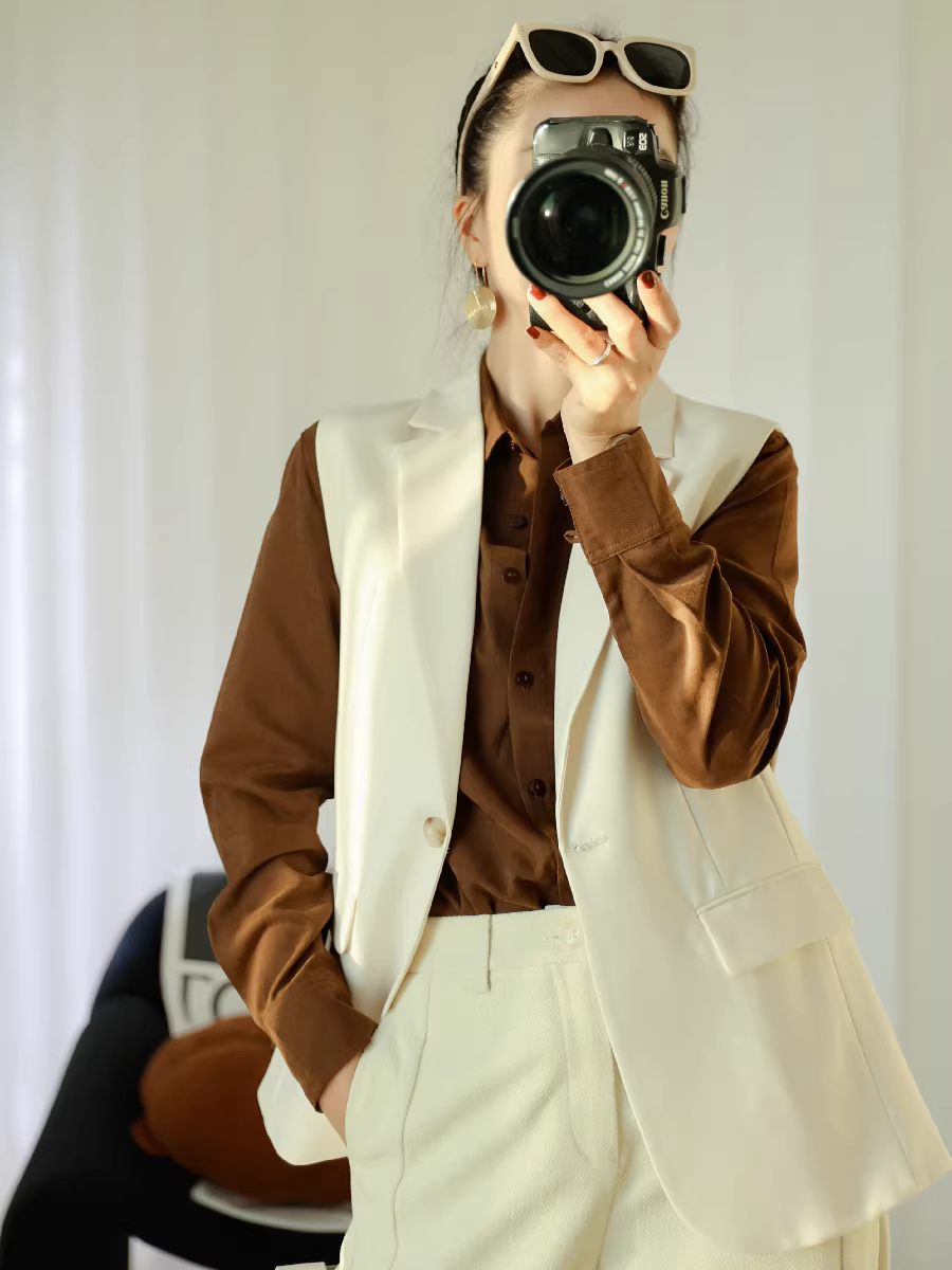 Đi lại với phong cách! Áo vest thiết kế thời trang, kiểu dáng nhiều lớp, ôm eo, tôn dáng, chất liệu cao cấp, chống nhăn, áo khoác không tay dành cho nữ, mẫu mới cho mùa thu.